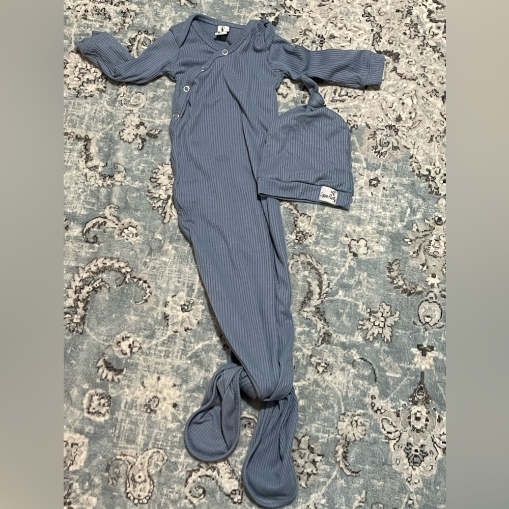 Atlantic blue Copper Pearl Knot Gown & Top Knot Hat
